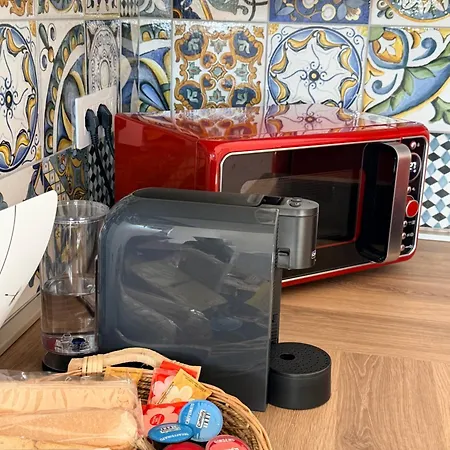 B E Bo * Nuoro (Sardinia)